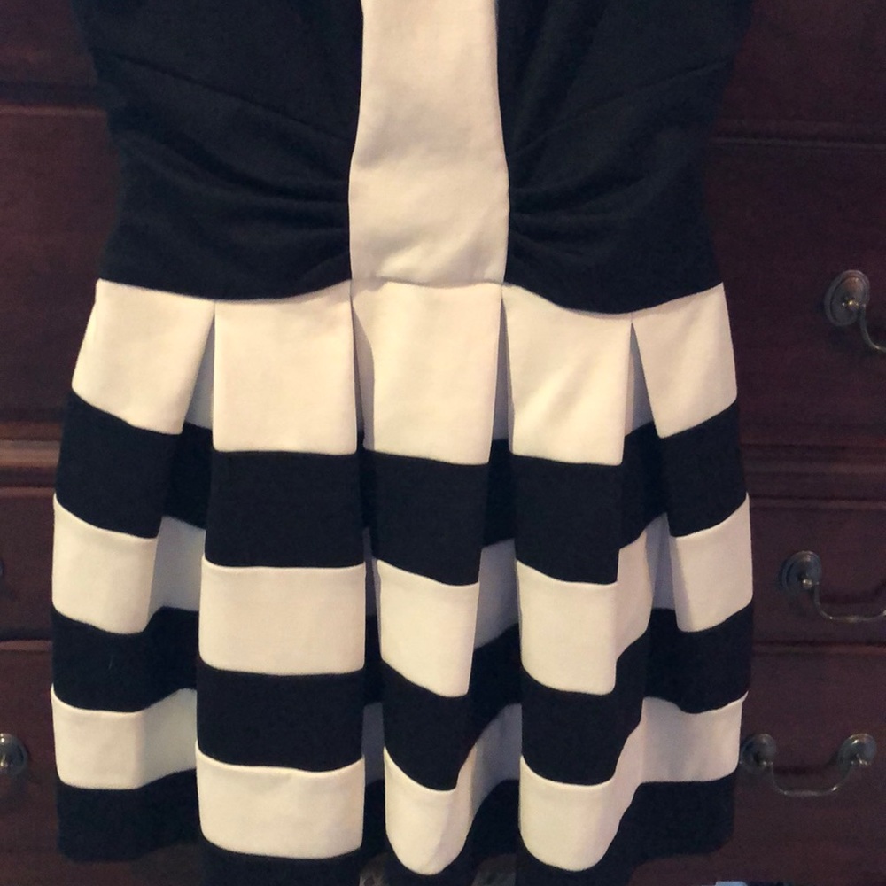 Elle size 6 black and white dress - Picture 6 of 7